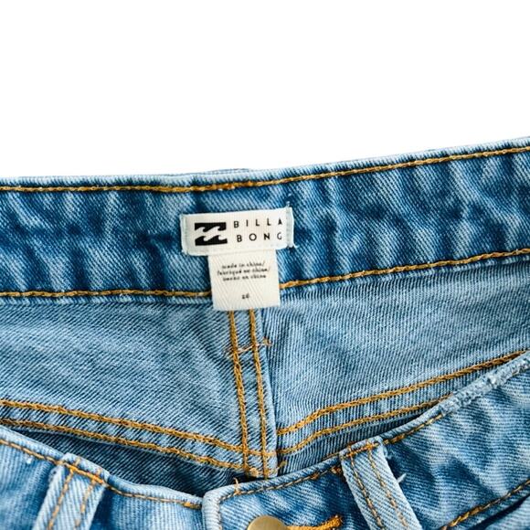 Billabong Drift Away Shorts Size 26 Cheeky Distressed Ripped Raw Hem - Picture 3 of 5